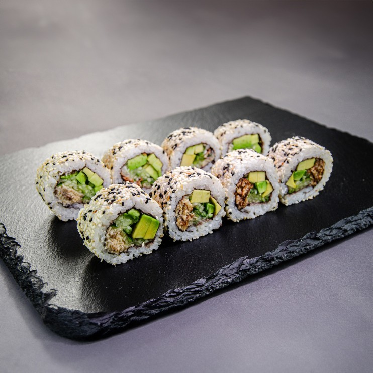 Roll Каліфорнія з вугрем в кунжуті