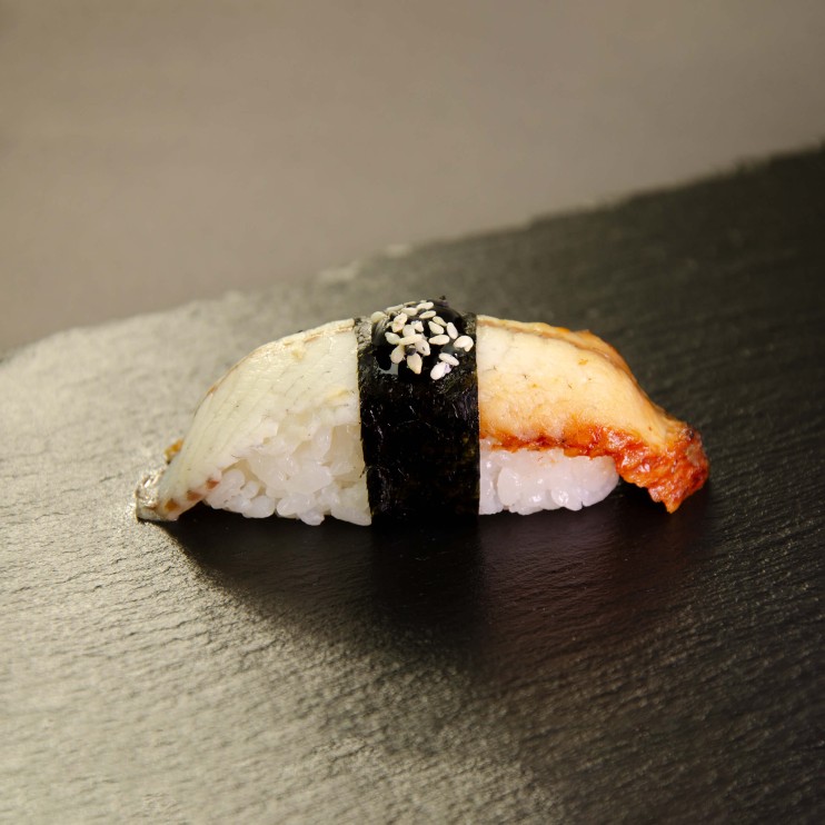 Суші з вугром