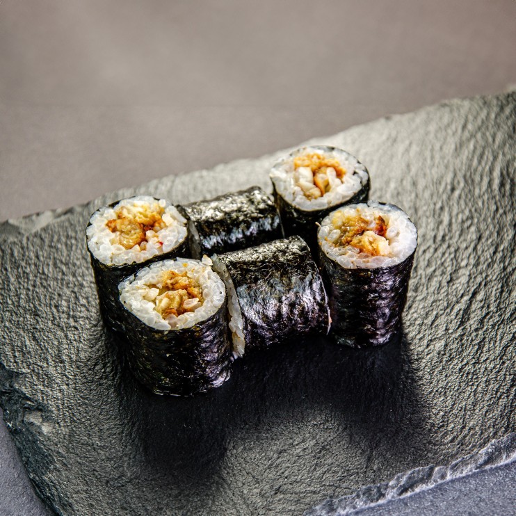 Макі Roll з вугрем
